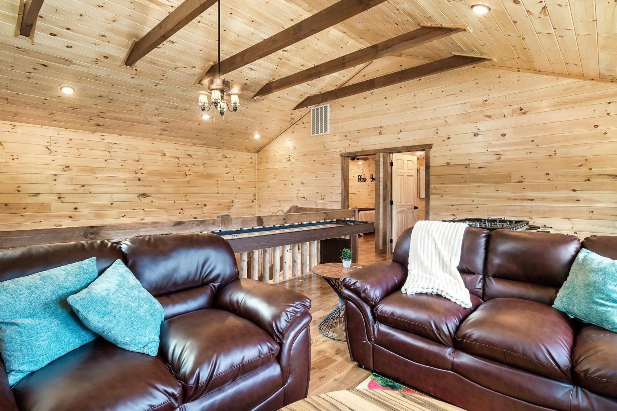 Smokiesboutiquecabins Would Love To Host You At Dolly'S Cute Cabin! 4 Suites With Private Bathrooms - Hot Tub, Fire Pit, Game Room, Resort Pool Open Memorial Day Through Labor Day! Gatlinburg Buitenkant foto