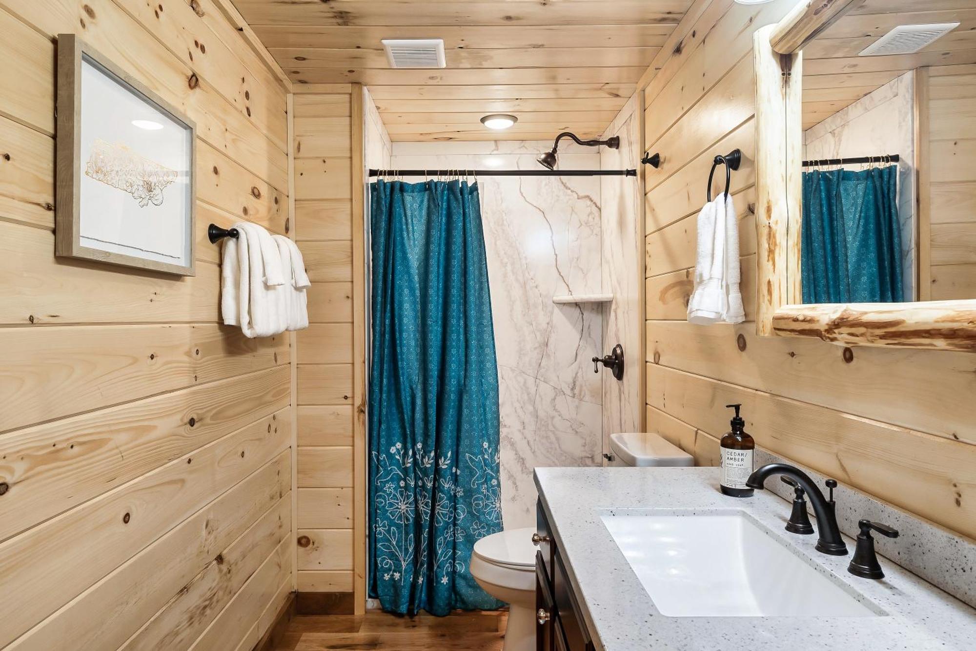 Smokiesboutiquecabins Would Love To Host You At Dolly'S Cute Cabin! 4 Suites With Private Bathrooms - Hot Tub, Fire Pit, Game Room, Resort Pool Open Memorial Day Through Labor Day! Gatlinburg Buitenkant foto