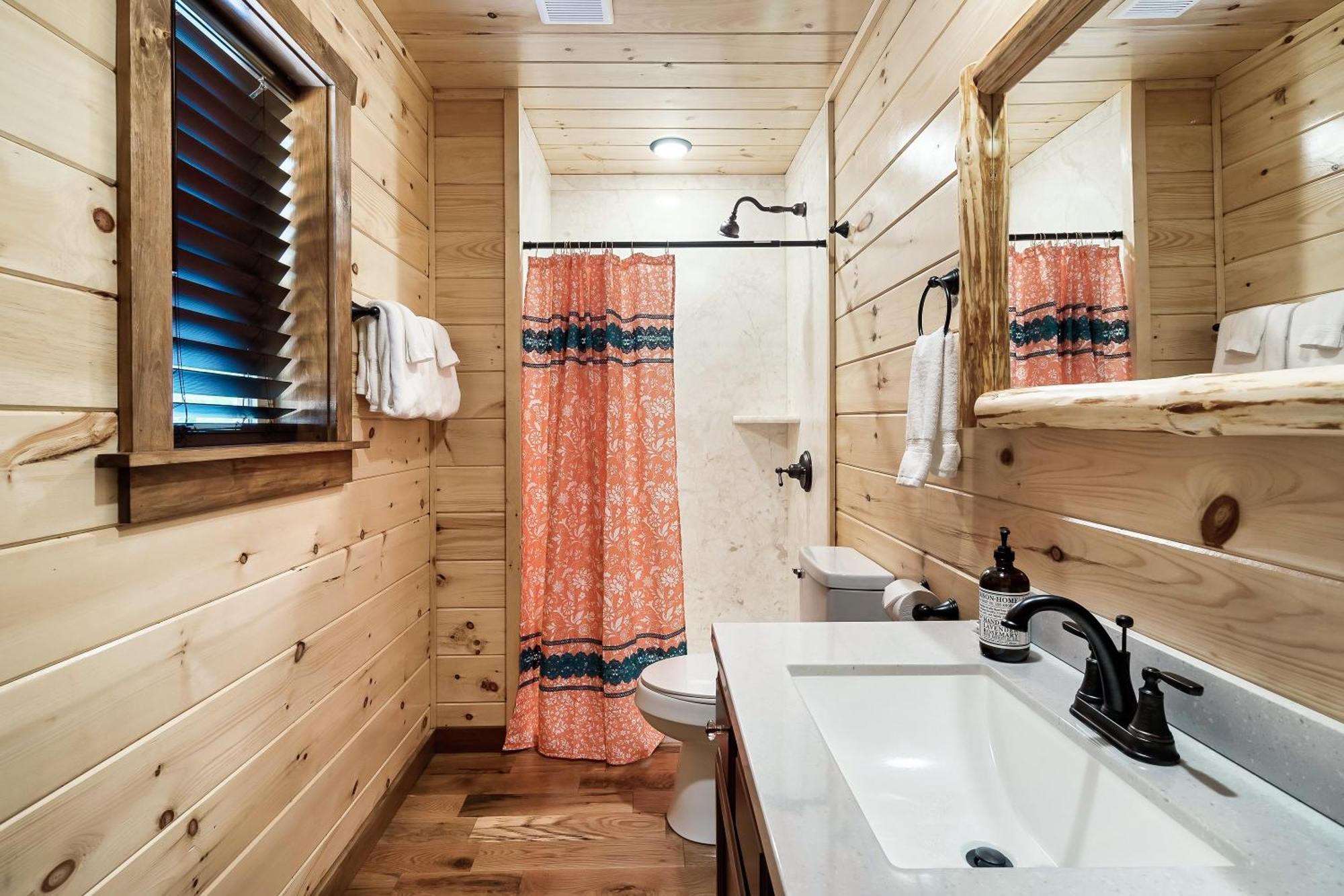 Smokiesboutiquecabins Would Love To Host You At Dolly'S Cute Cabin! 4 Suites With Private Bathrooms - Hot Tub, Fire Pit, Game Room, Resort Pool Open Memorial Day Through Labor Day! Gatlinburg Buitenkant foto